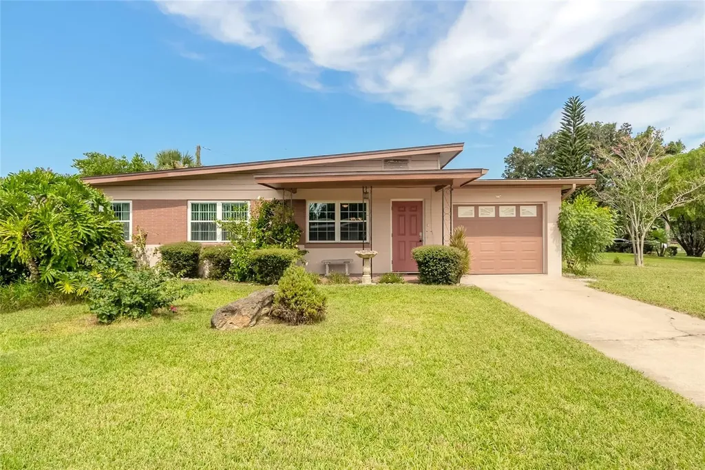 1002 Thunderbird Drive Daytona Beach FL 32117