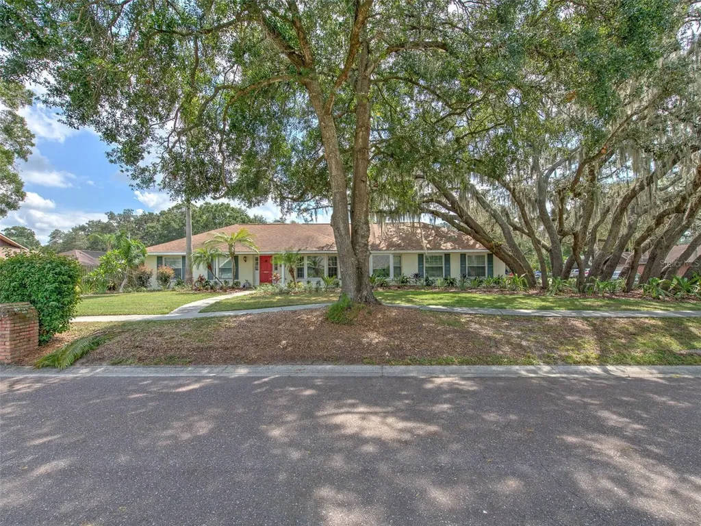 2511 Laurelwood Lane Valrico FL 33596