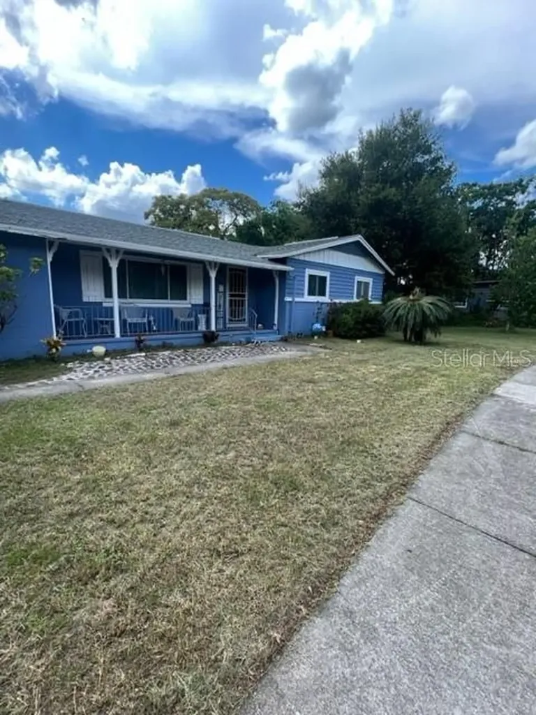 562 Hartley Place Orlando FL 32805
