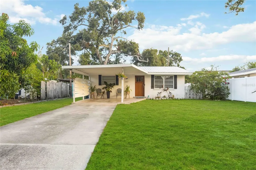 2417 Bay Street Sarasota FL 34237