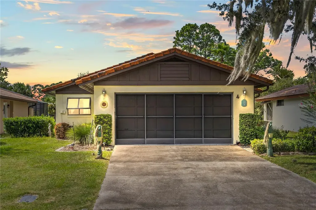 4 Lago Vista Place Palm Coast FL 32164