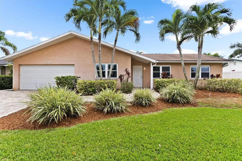 1830 Ohio Avenue NE St Petersburg FL 33703