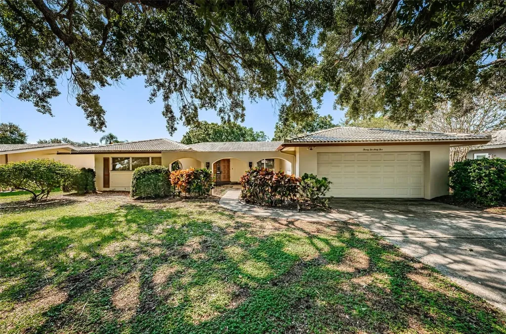 2265 Grovewood Road Clearwater FL 33764