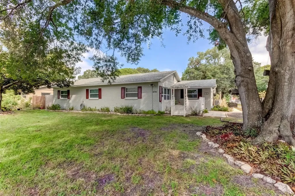 4701 W Paul Avenue Tampa FL 33611