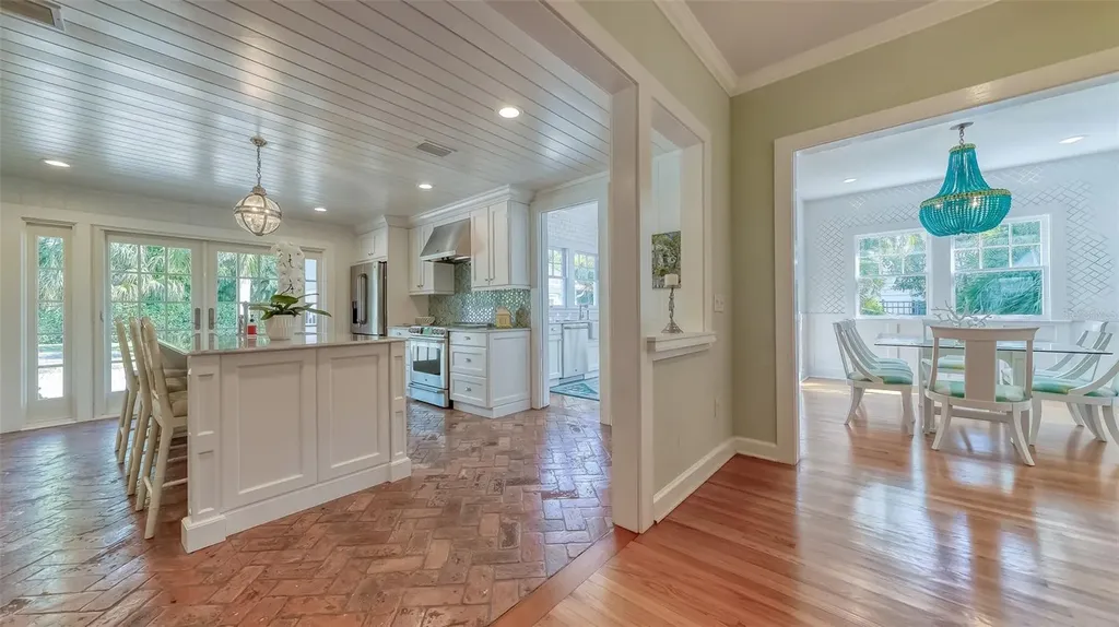 847 Hudson Avenue Sarasota FL 34236