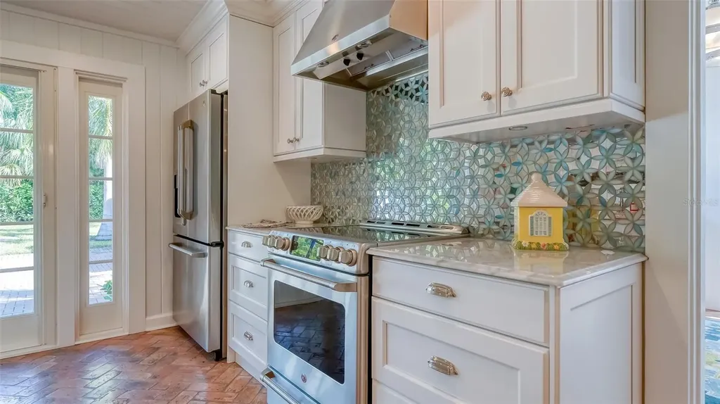 847 Hudson Avenue Sarasota FL 34236
