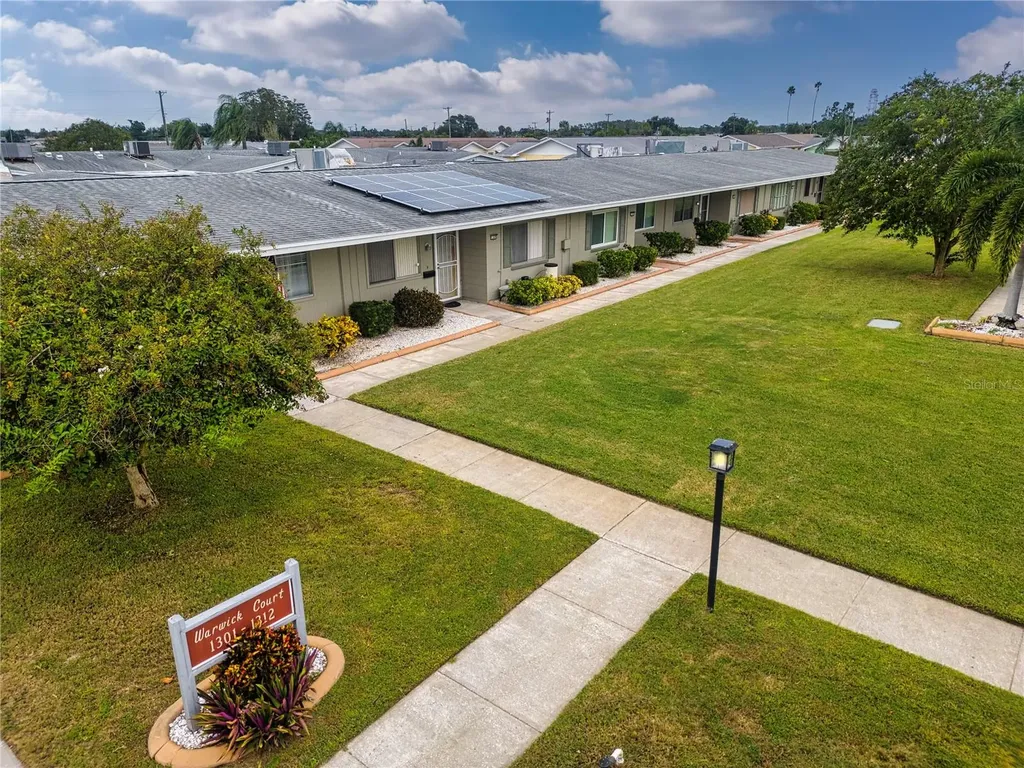 1305 Warwick Court Sun City Center FL 33573