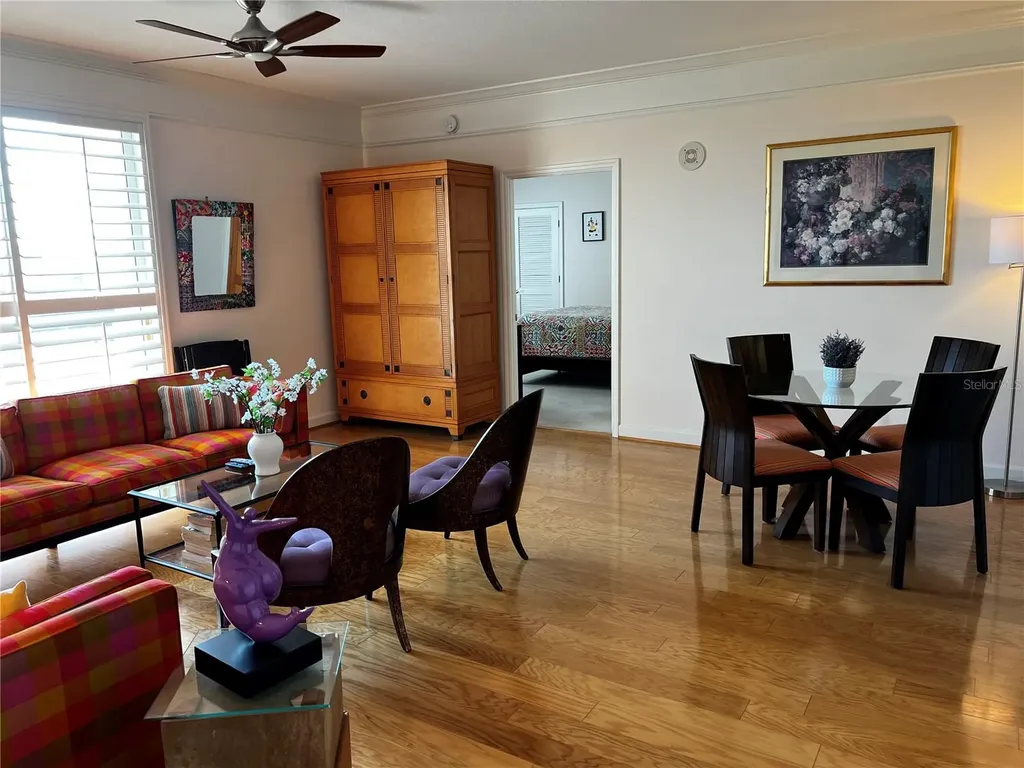 750 N Tamiami Trail Sarasota FL 34236