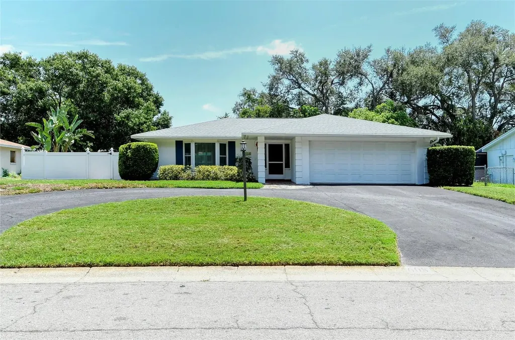 608 Saint Andrews Drive Sarasota FL 34243
