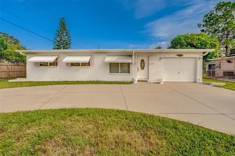 6189 38th Avenue N St Petersburg FL 33710