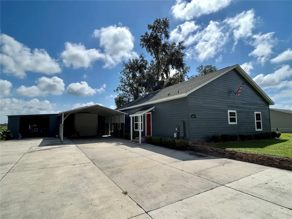 4213 Cr 309 Lake Panasoffkee FL 33538