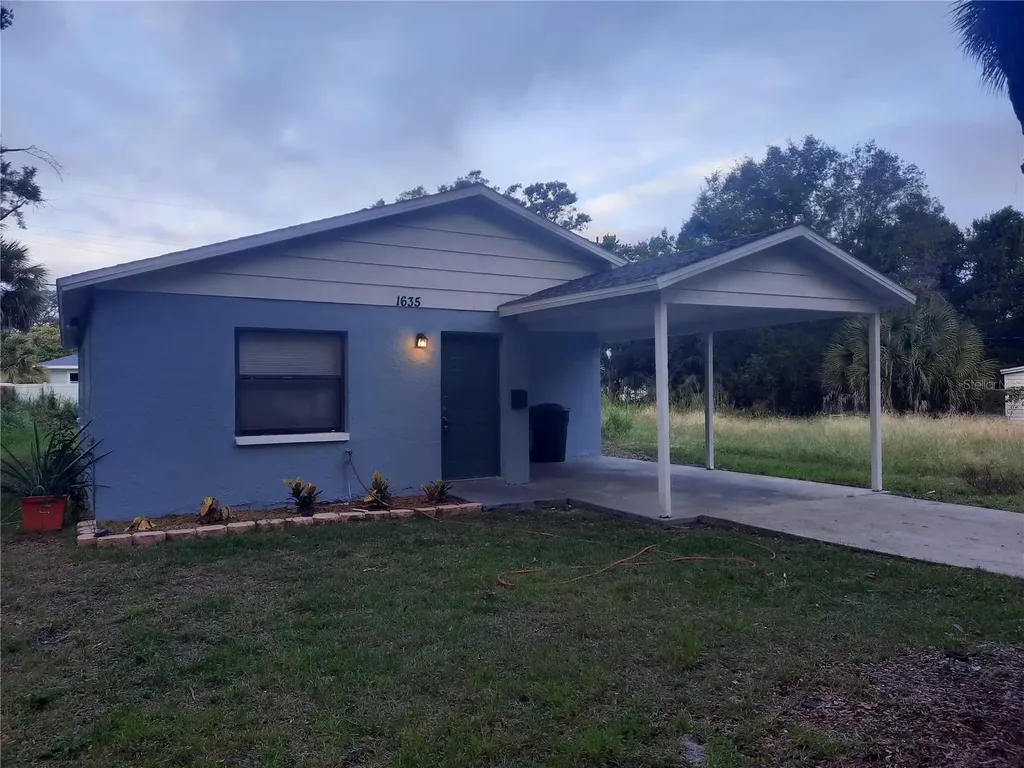 1635 39th Street S St Petersburg FL 33711