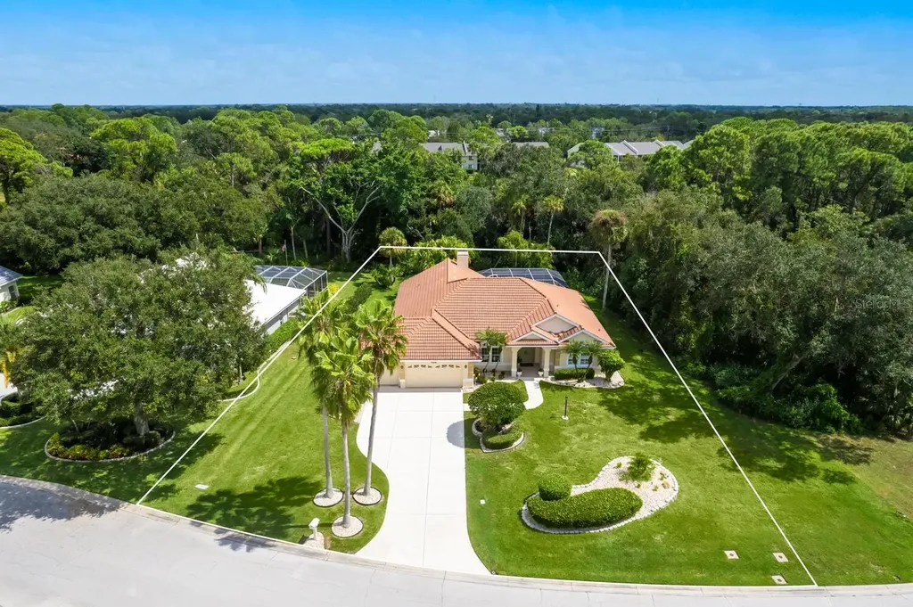 7579 Links Court Sarasota FL 34243