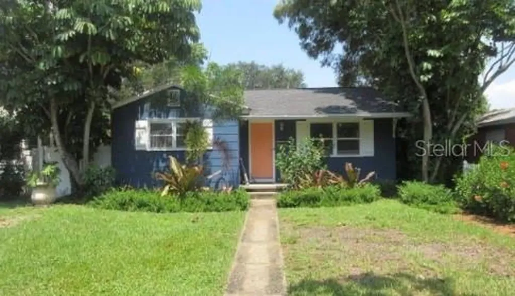1329 35th Avenue N St Petersburg FL 33704