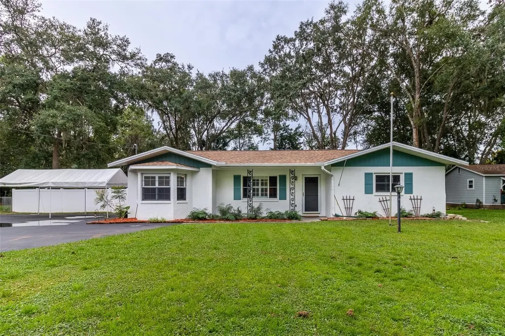 674 NE 11th Street Crystal River FL 34428