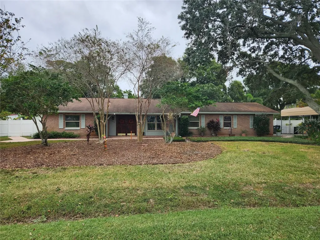 7913 Flowerfield Drive Tampa FL 33615