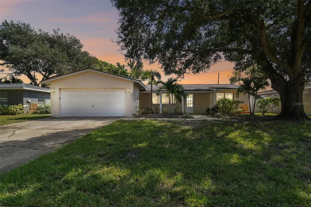 2273 61st Street N St Petersburg FL 33710