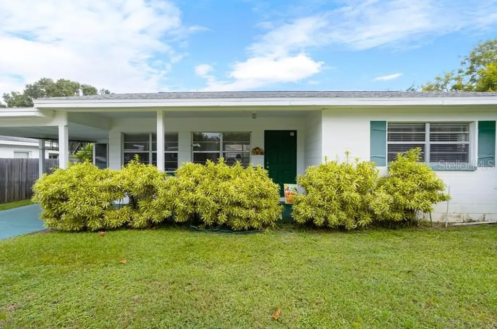 5359 49th Avenue N St Petersburg FL 33709