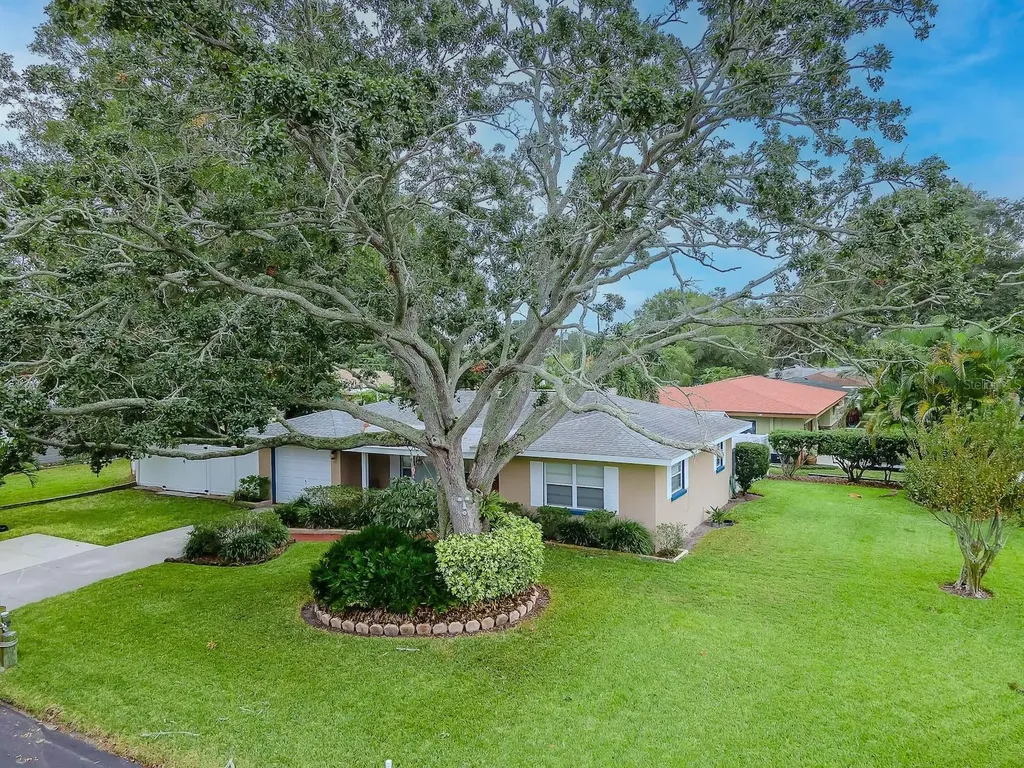 1749 Penny Lane Clearwater FL 33756