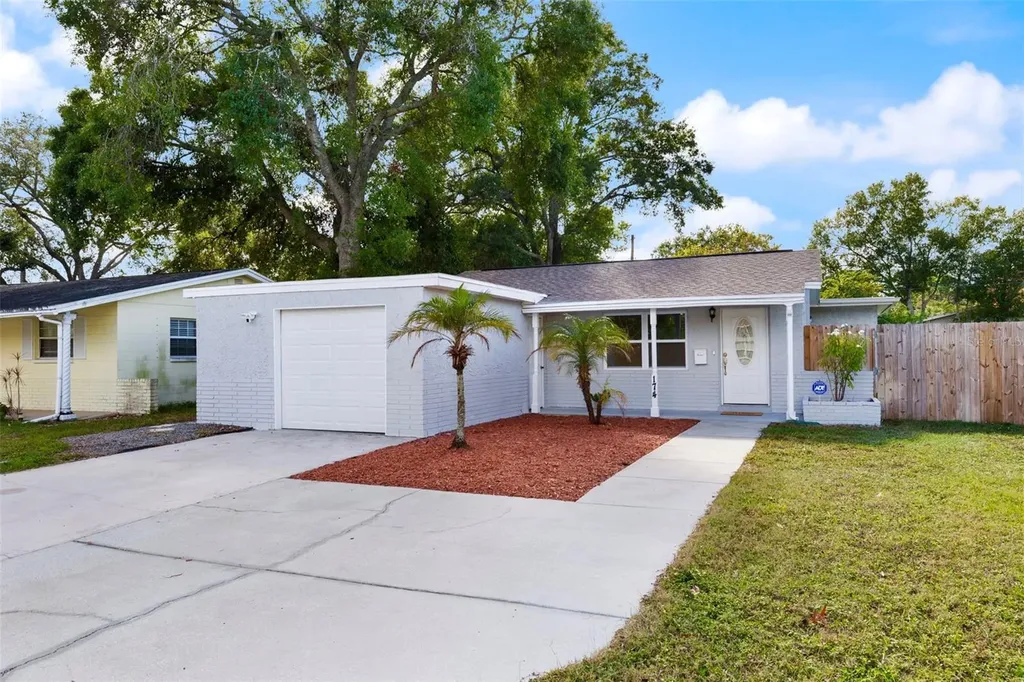 174 SW Lincoln Circle N St Petersburg FL 33703