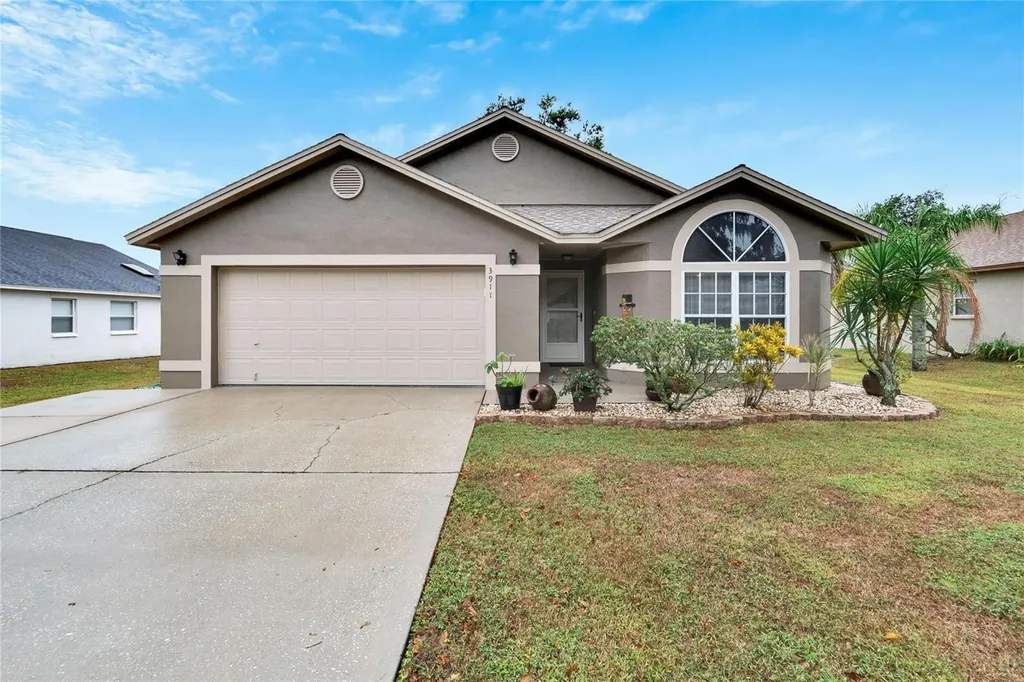 3911 Creek Woods Drive Plant City FL 33563