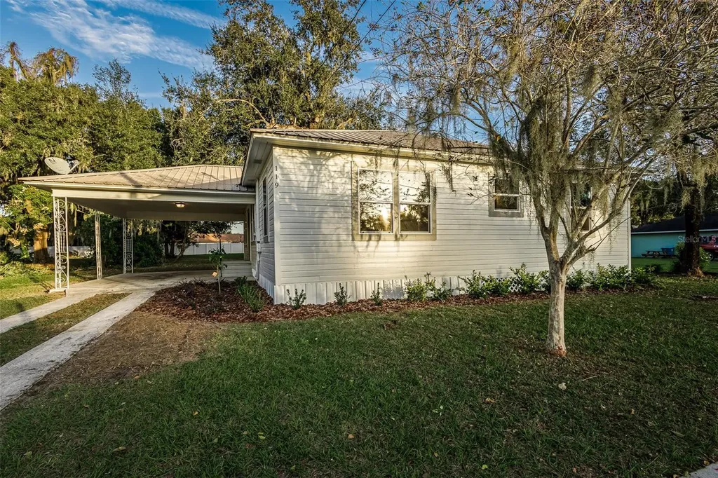 119 SE Pine Avenue Fort Meade FL 33841