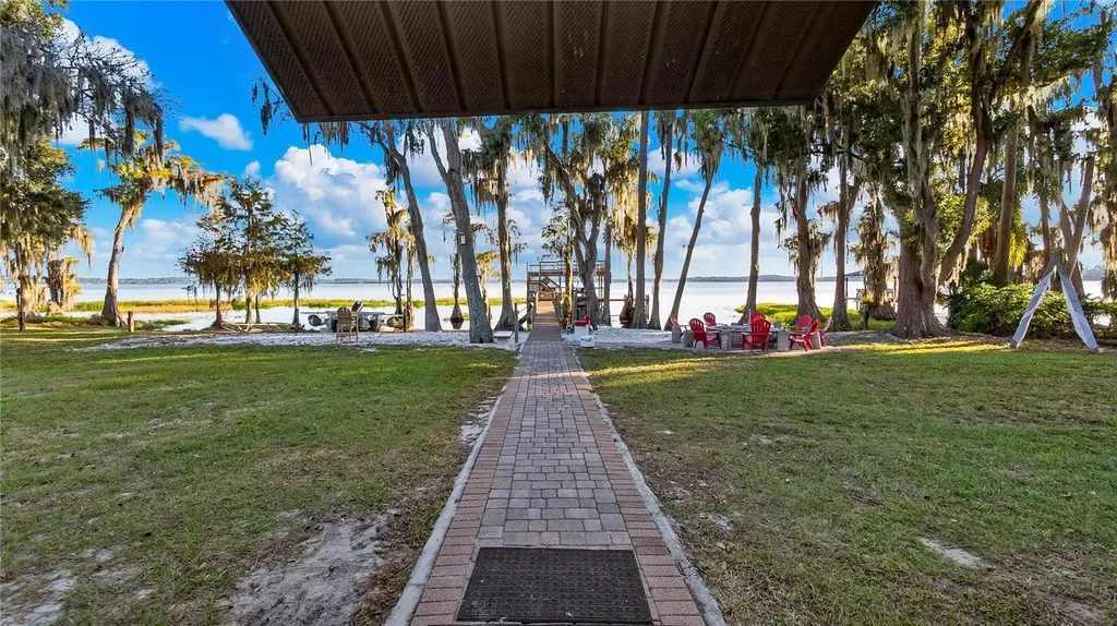 1241 W Lakeshore Drive Clermont FL 34711