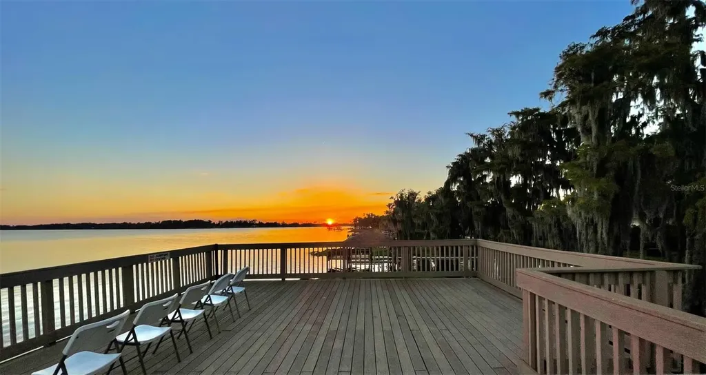 1241 W Lakeshore Drive Clermont FL 34711