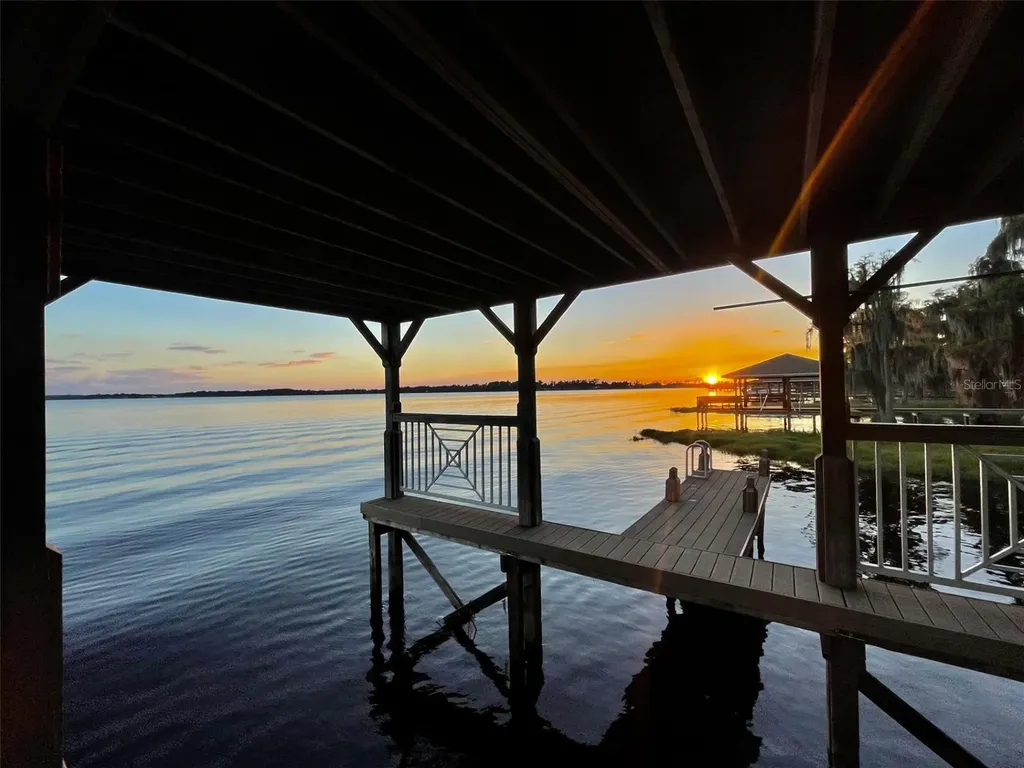 1241 W Lakeshore Drive Clermont FL 34711