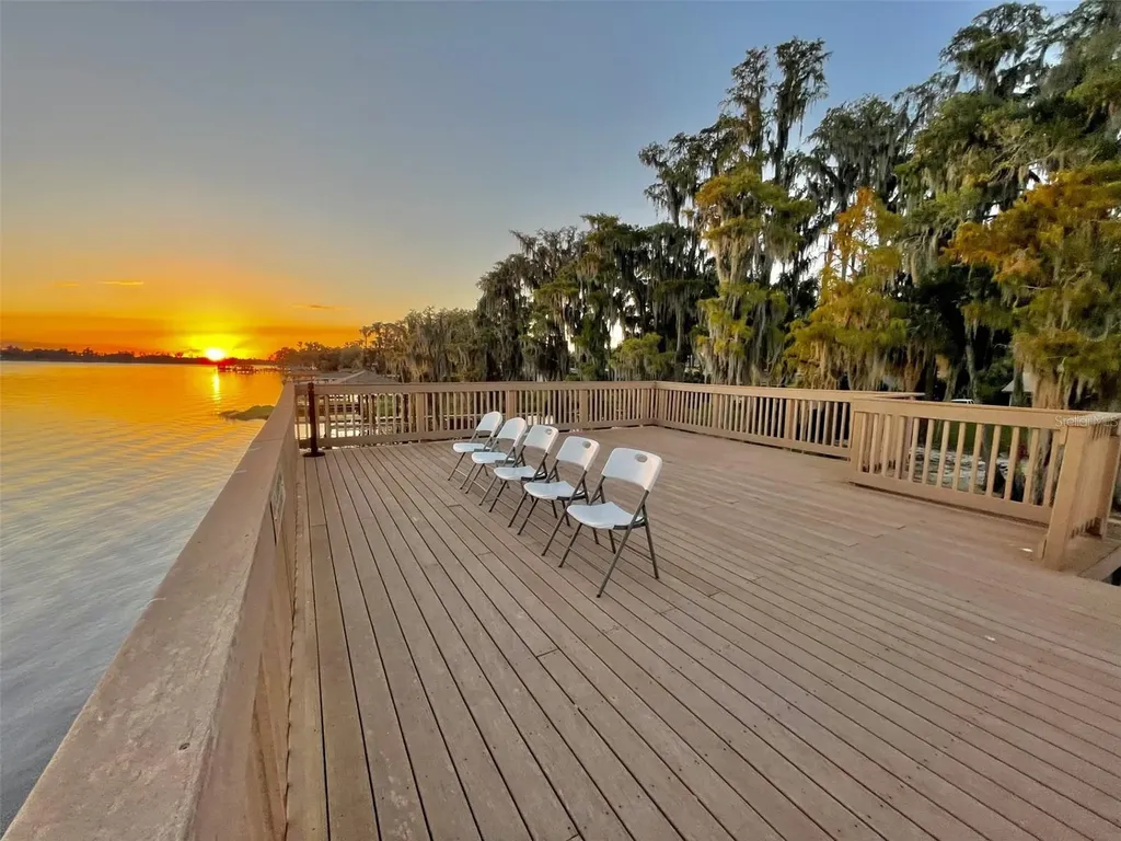 1241 W Lakeshore Drive Clermont FL 34711