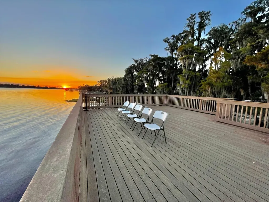 1241 W Lakeshore Drive Clermont FL 34711