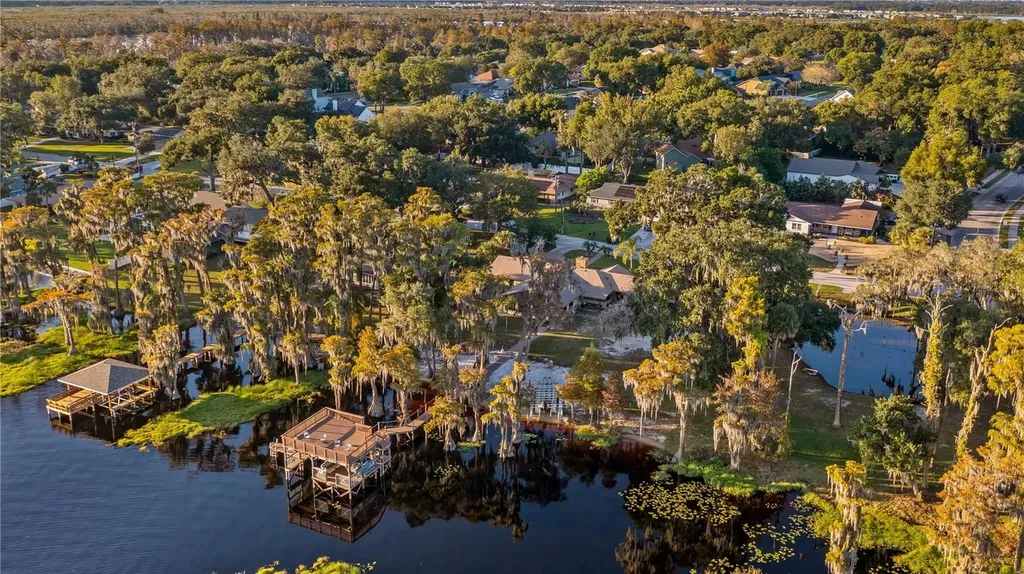 1241 W Lakeshore Drive Clermont FL 34711