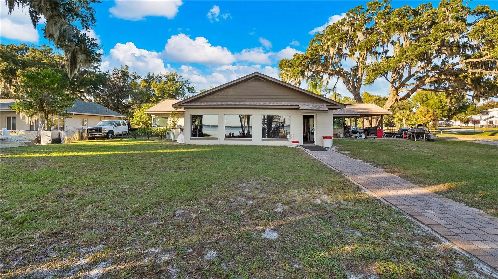 1241 W Lakeshore Drive Clermont FL 34711