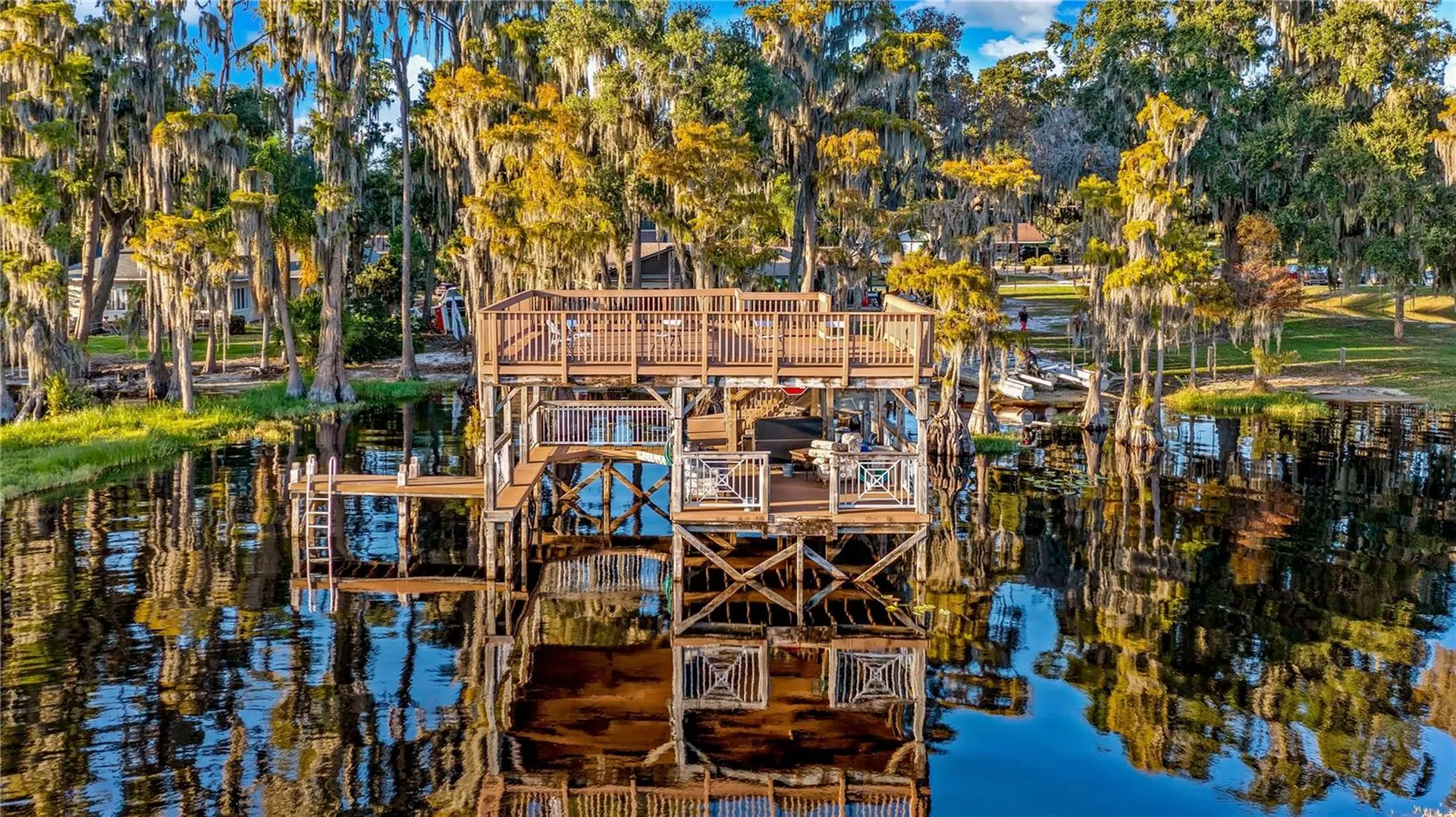 1241 W Lakeshore Drive Clermont FL 34711