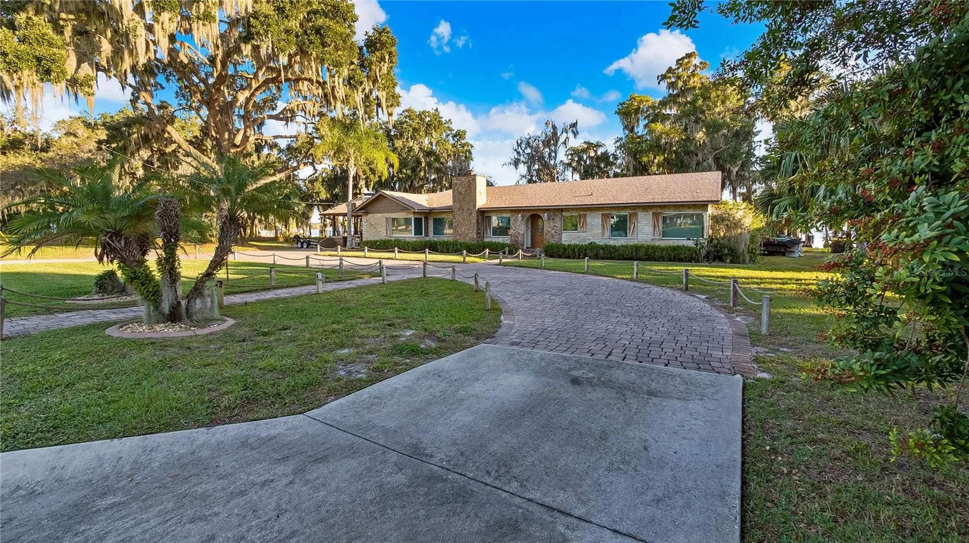 1241 W Lakeshore Drive Clermont FL 34711