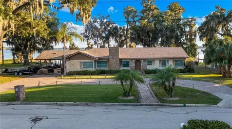 1241 W Lakeshore Drive Clermont FL 34711