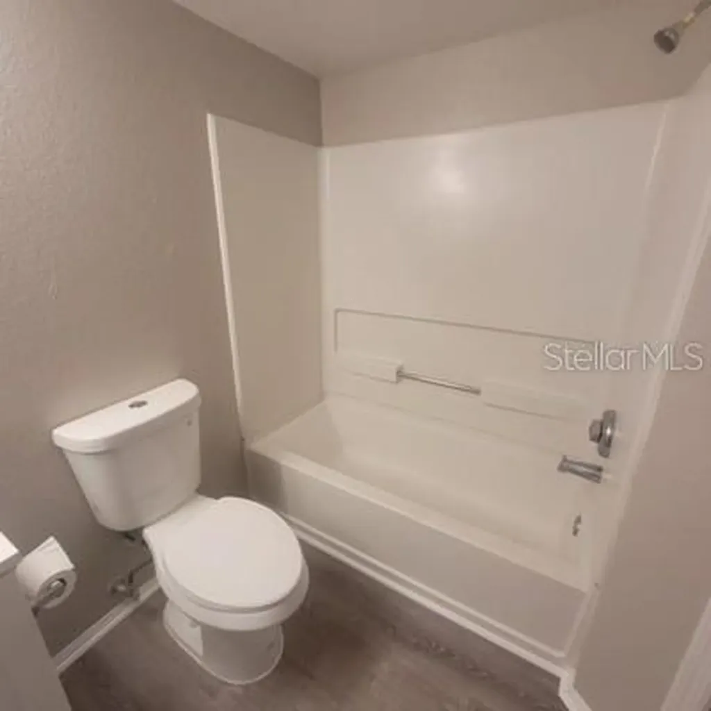 5016 Park Central Drive Orlando FL 32839