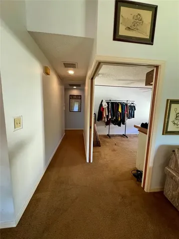 1048 Ricardo Place NE St Petersburg FL 33702