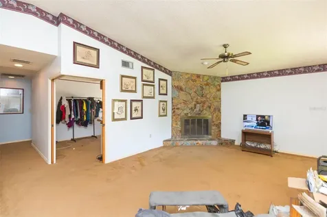 1048 Ricardo Place NE St Petersburg FL 33702