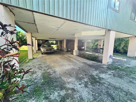1048 Ricardo Place NE St Petersburg FL 33702