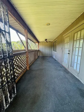 1048 Ricardo Place NE St Petersburg FL 33702