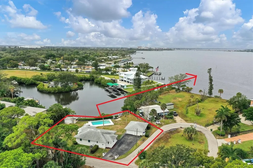 329 22nd Street Court NE Bradenton FL 34208