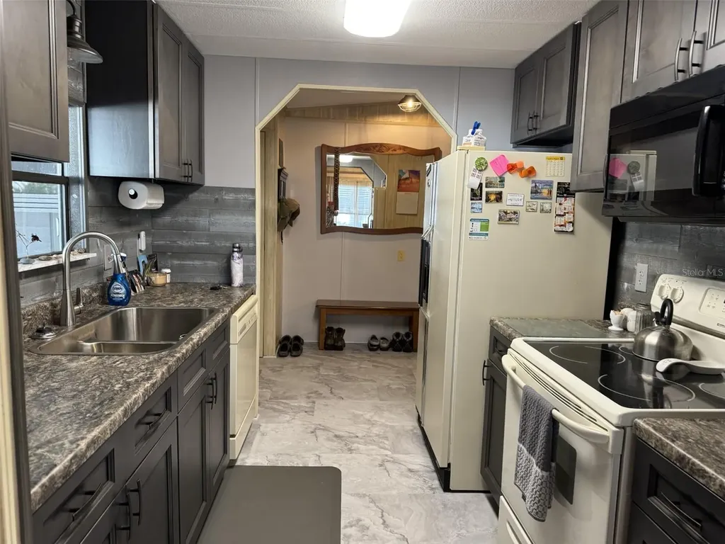 9000 Lake Point Boulevard Lake Wales FL 33898