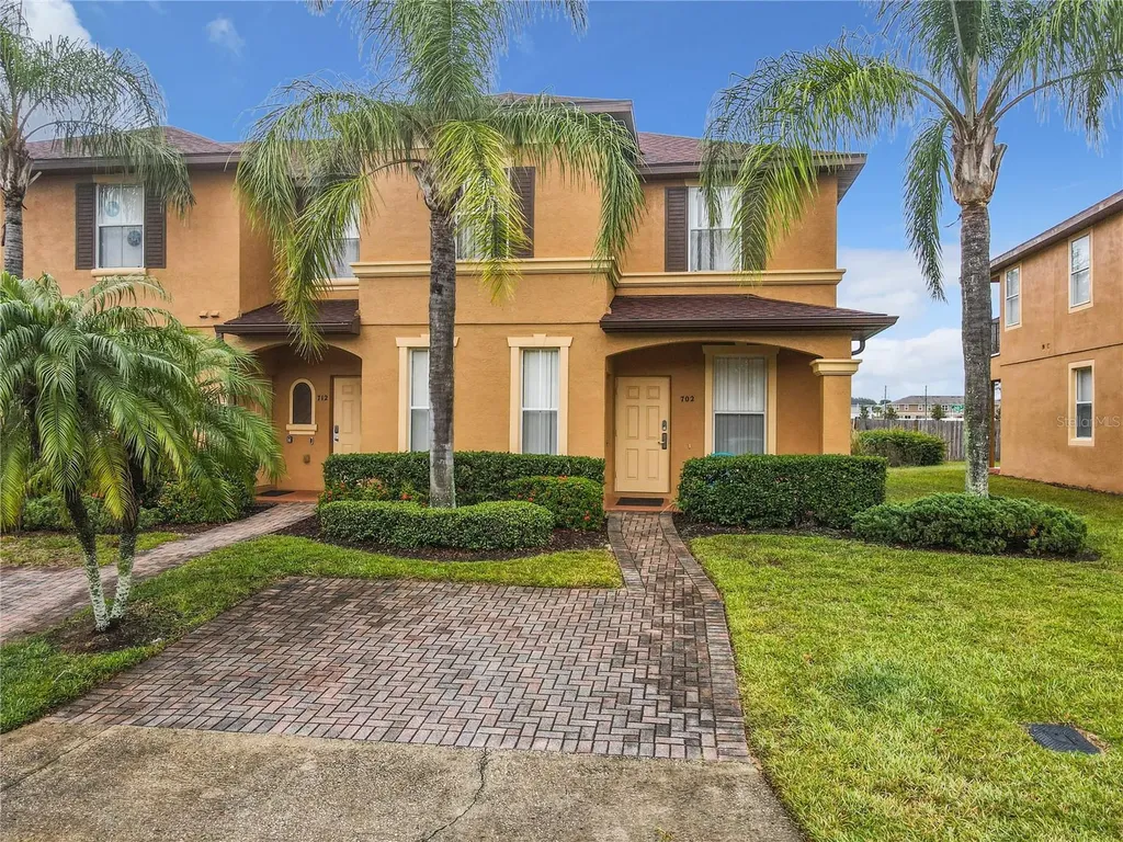 702 Calabria Avenue Davenport FL 33897