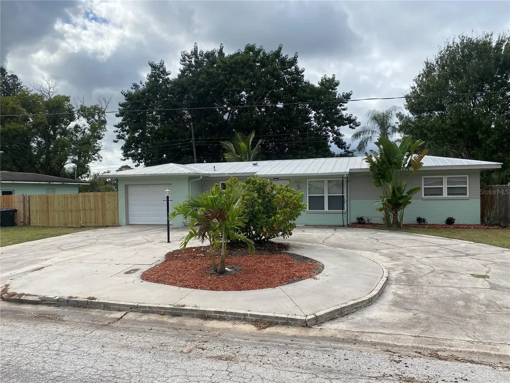 7430 17th Way N St Petersburg FL 33702