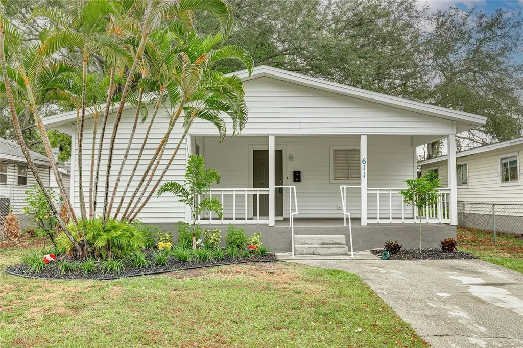 611 16th Avenue S St Petersburg FL 33701
