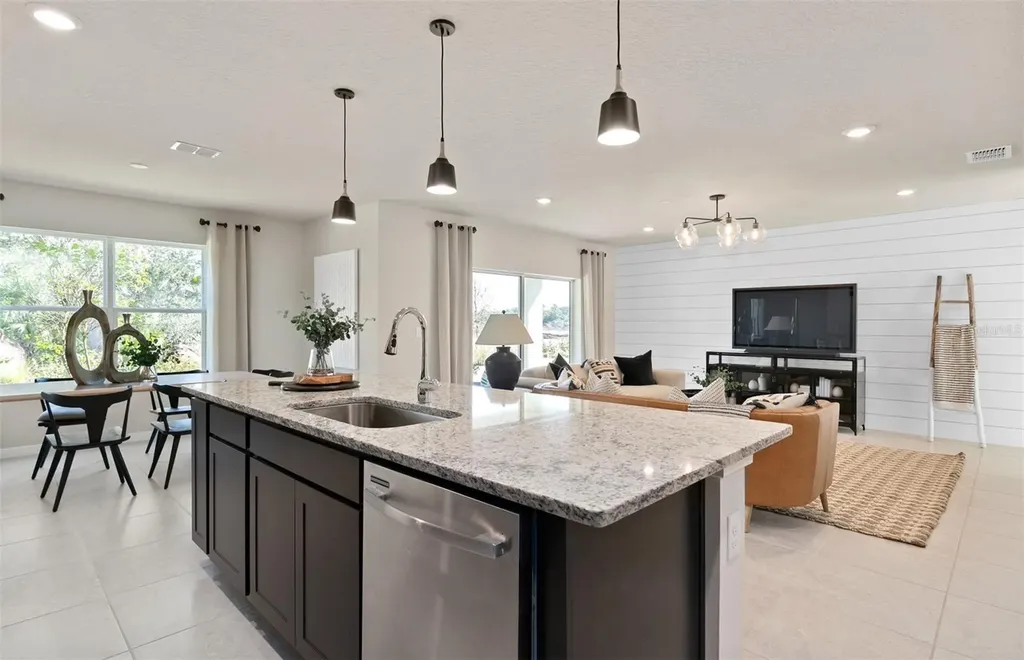 2118 Charming Avenue Davenport FL 33897