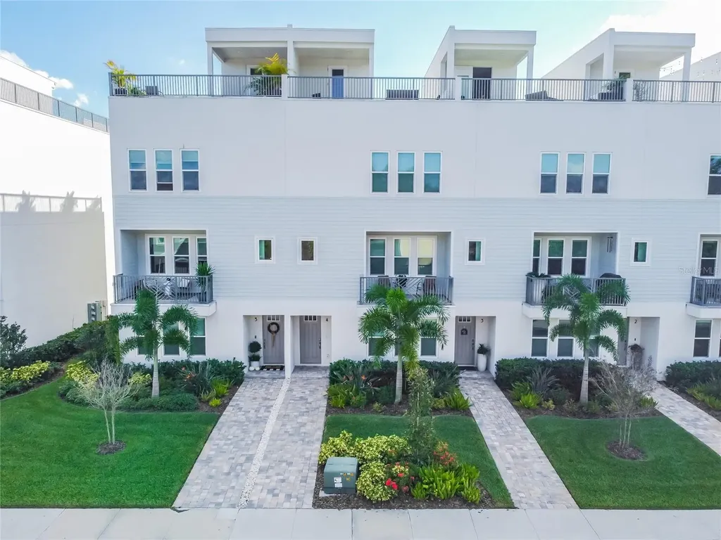 2442 W Mississippi Avenue Tampa FL 33629