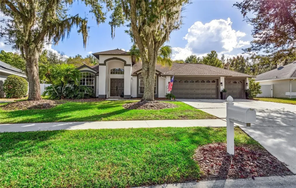 9907 Cypress Shadow Avenue Tampa FL 33647