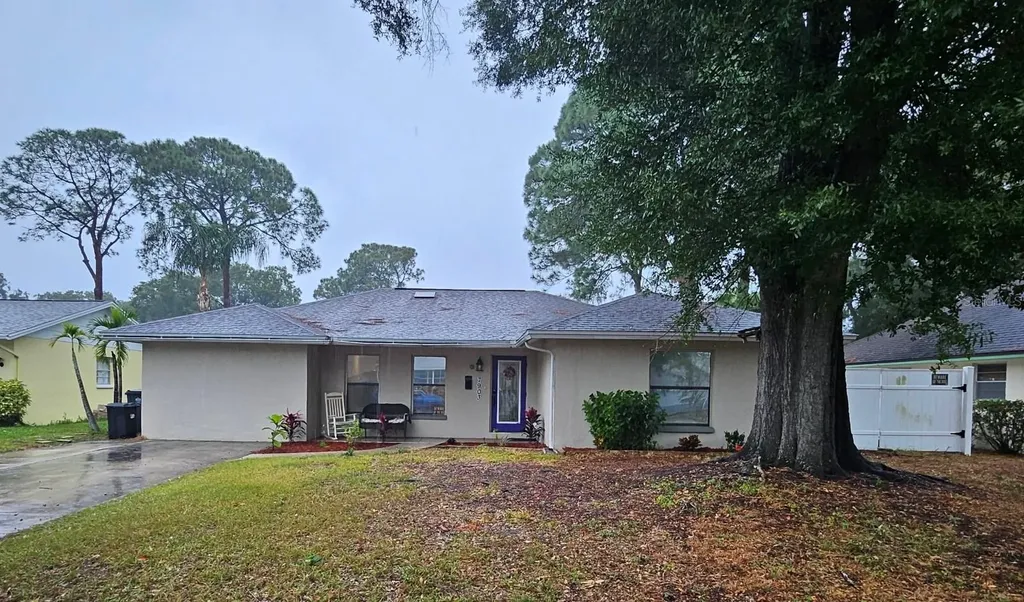 7903 W Pocahontas Avenue Tampa FL 33615